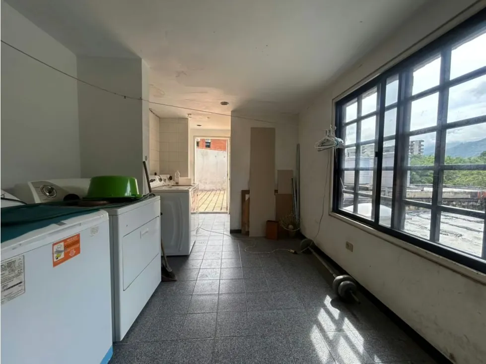 Se vende Apto PH 430m² 4h+2s/4b+2s/3p Urb Miranda - 19