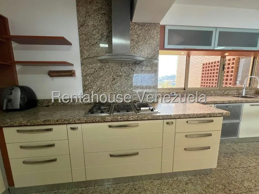 Apartamento (1 Nivel) en Alquiler en Los Naranjos del Cafetal, Distrito Metropolitano - 19