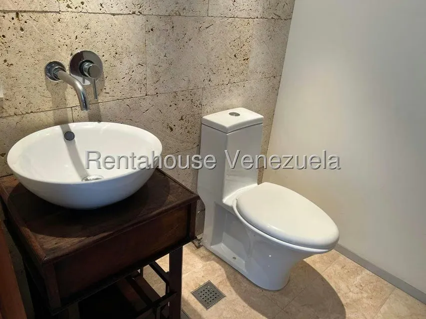 Apartamento (1 Nivel) en Alquiler en Los Naranjos del Cafetal, Distrito Metropolitano - 25