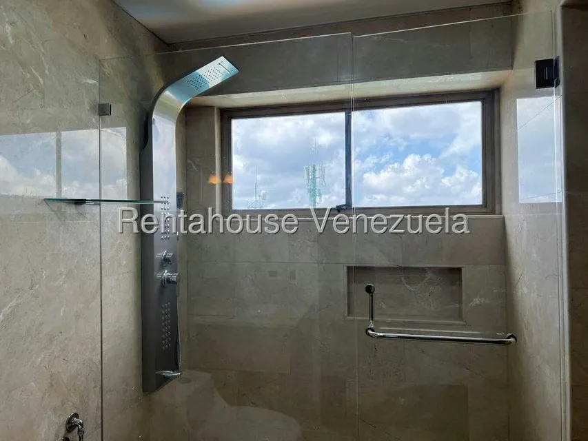 Apartamento (1 Nivel) en Alquiler en Los Naranjos del Cafetal, Distrito Metropolitano - 38