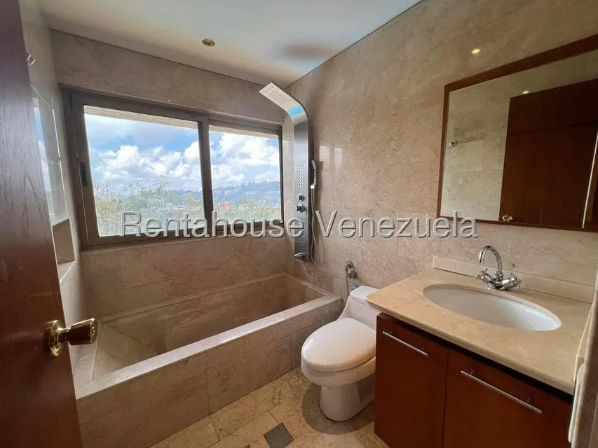 Apartamento (1 Nivel) en Alquiler en Los Naranjos del Cafetal, Distrito Metropolitano - 42
