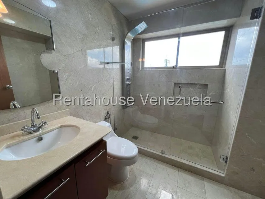 Apartamento (1 Nivel) en Alquiler en Los Naranjos del Cafetal, Distrito Metropolitano - 47