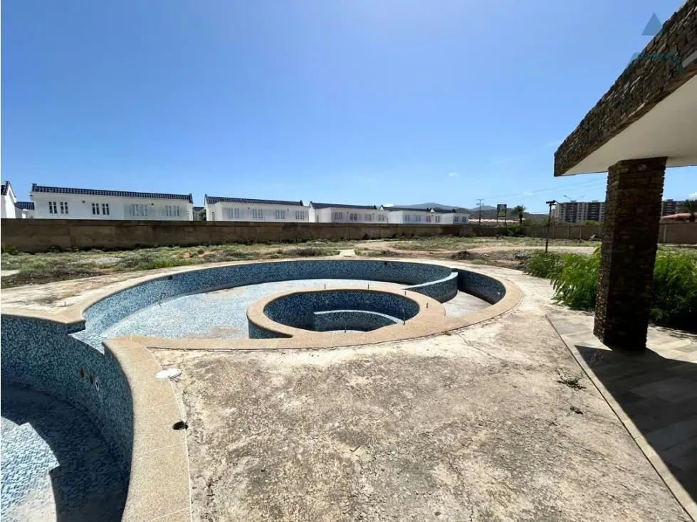 Se vende Edificio 11000m² Porlamar - 38