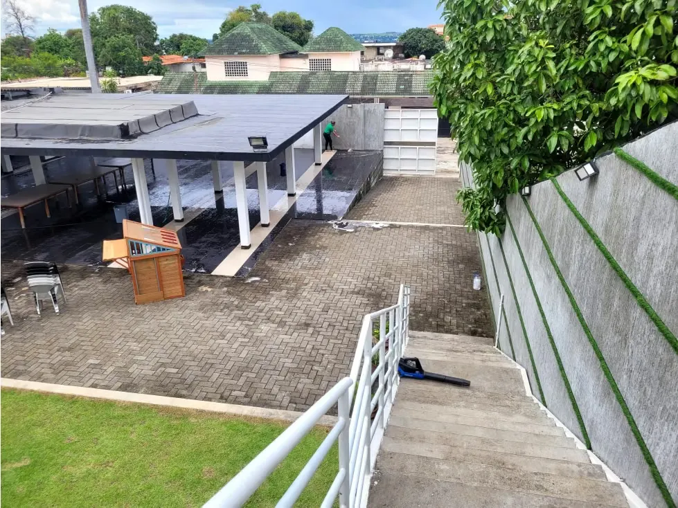 Vendo casas 600m2 20h/20b/20p Puerto Ordaz 7556 - 20