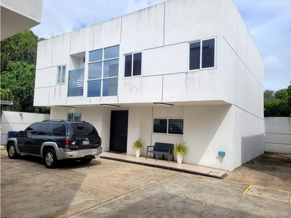 Vendo casas 600m2 20h/20b/20p Puerto Ordaz 7556 - 3
