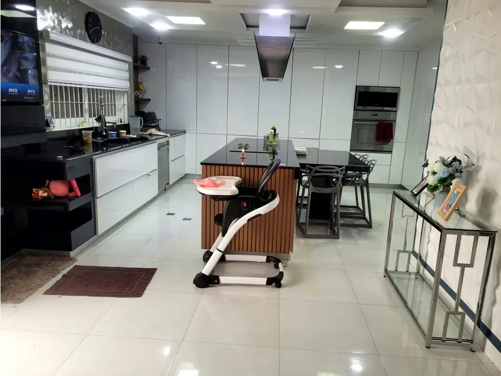 Vendo casas 600m2 20h/20b/20p Puerto Ordaz 7556 - 5