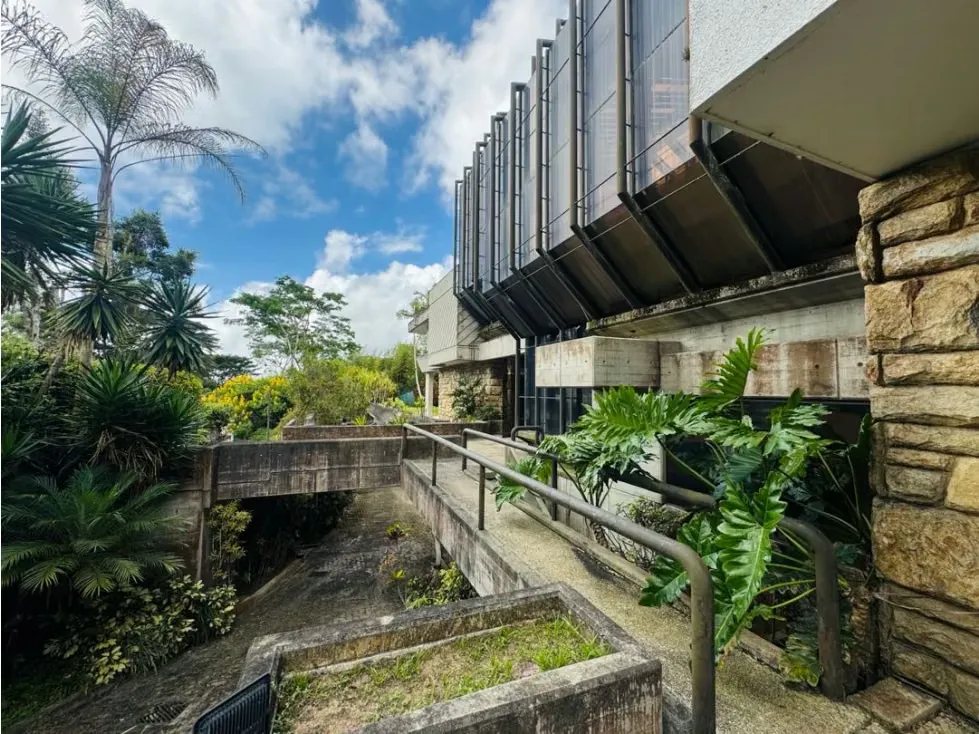 Se vende casa 2500m2 4H/5B/6P La Lagunita - 2