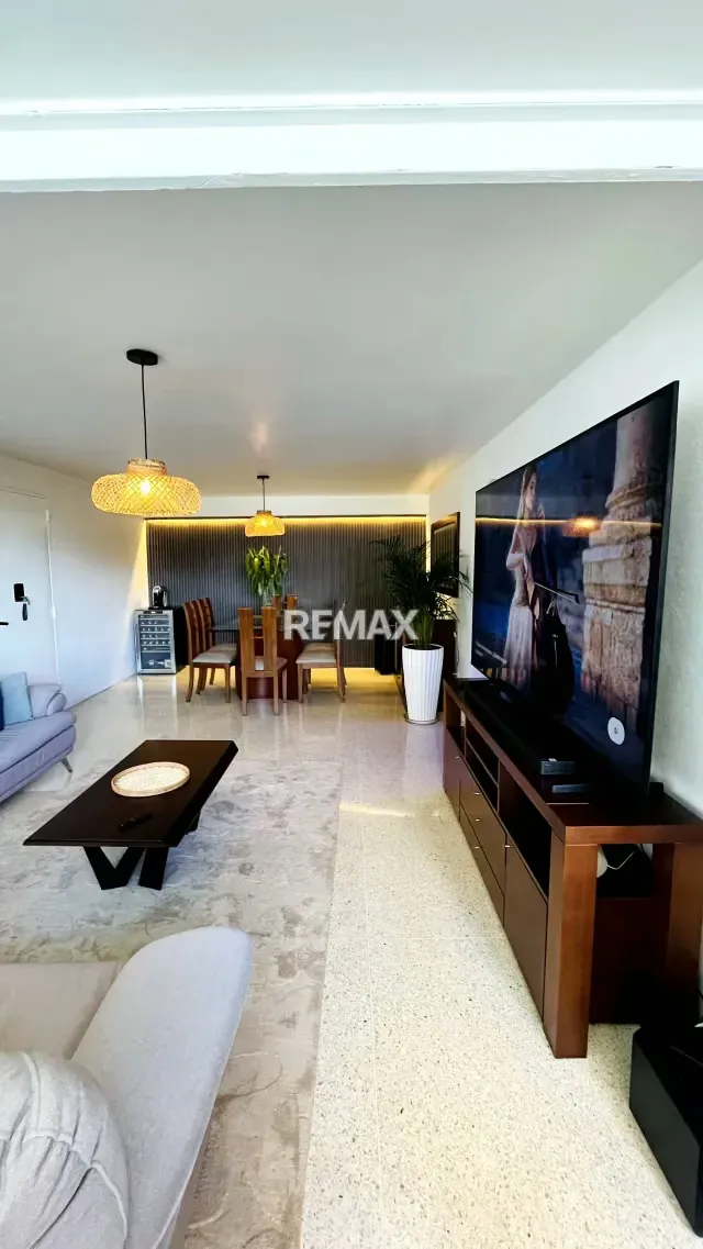 SE VENDE APARTAMENTO EN LA AVENIDA LIBERTADOR - 16