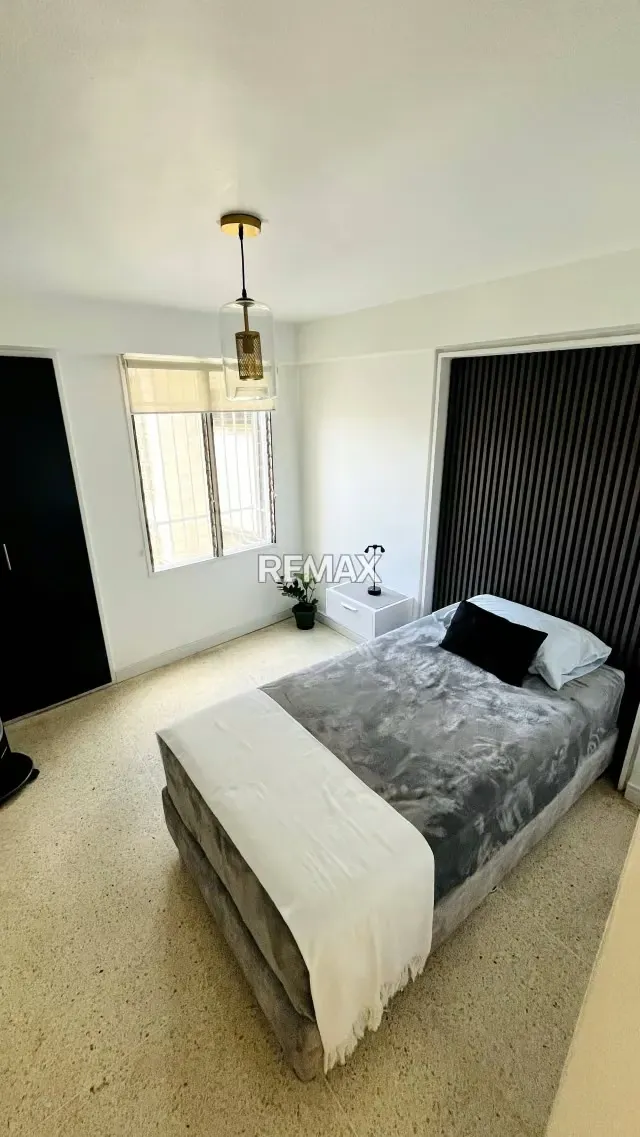 SE VENDE APARTAMENTO EN LA AVENIDA LIBERTADOR - 19