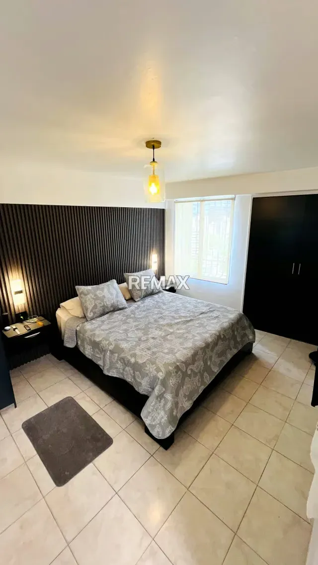 SE VENDE APARTAMENTO EN LA AVENIDA LIBERTADOR - 2