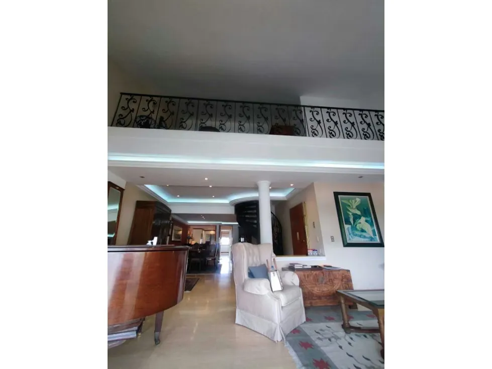 Se vende PH duplex 330m2 Los Palos Grandes 8382 - 24