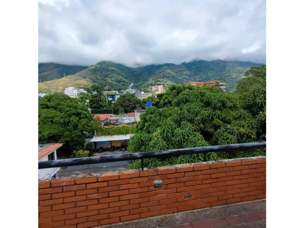 Se vende PH duplex 330m2 Los Palos Grandes 8382 - 6