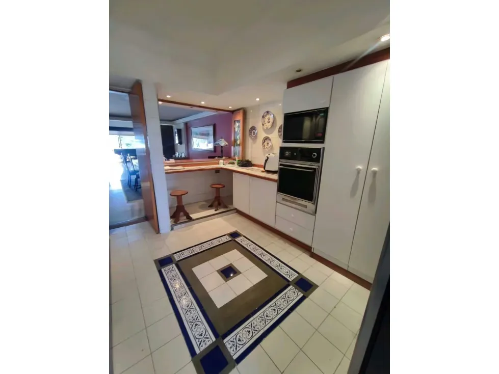 Se vende PH duplex 330m2 Los Palos Grandes 8382 - 7
