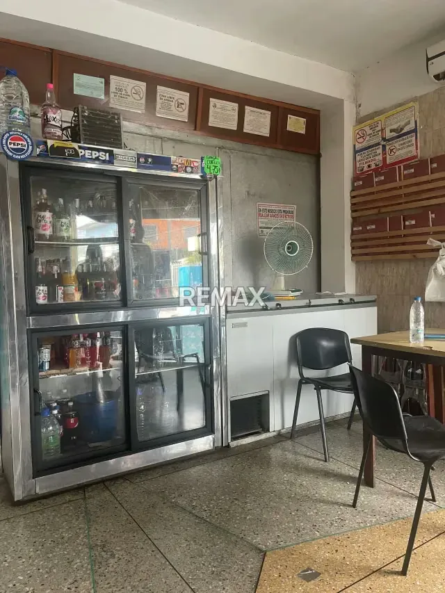 En venta local y fondo de comercio Licoreria el Impacto - 3