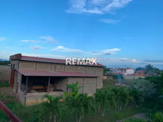 TERRENO CON GALPON EN VENTA ZONA NORTE VIA EL CUJI, LAS VERITAS