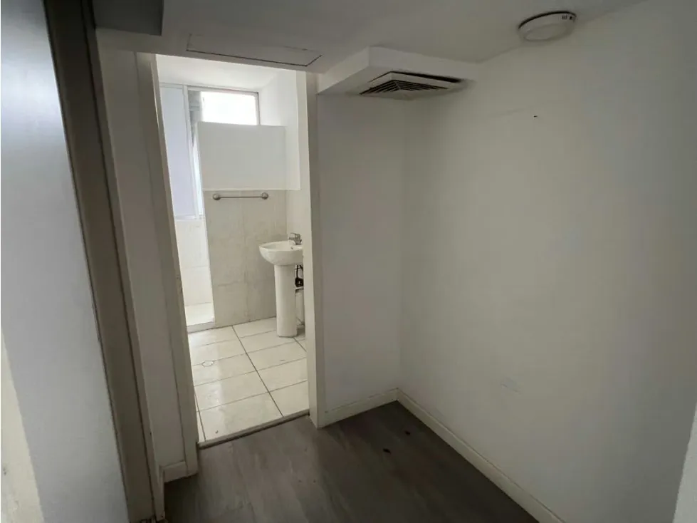 En Alquiler Oficina de 117m2 en El Rosal. Chacao - Caracas - 12