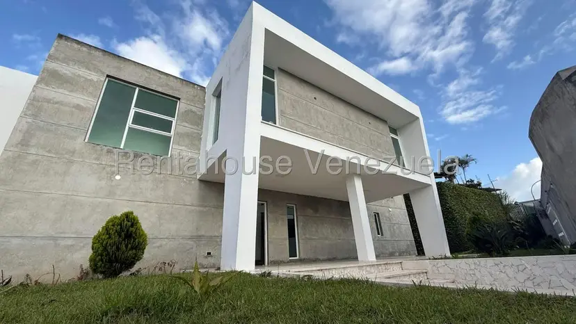 Casa (Multipes Niveles) en Venta en Parque el Retiro, Miranda