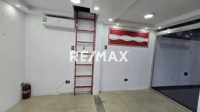 ALQUILER DE LOCAL COMERCIAL CC CRISTAL . NAGUANAGUA - 2