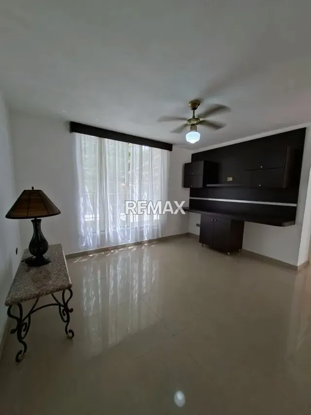 TOWNHOUSE EN VENTA EN LA ENTRADA NAGUANAGUA - 3