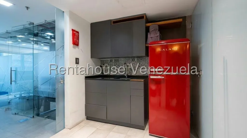 Oficina en Venta en Los Palos Grandes, Distrito Metropolitano - 13