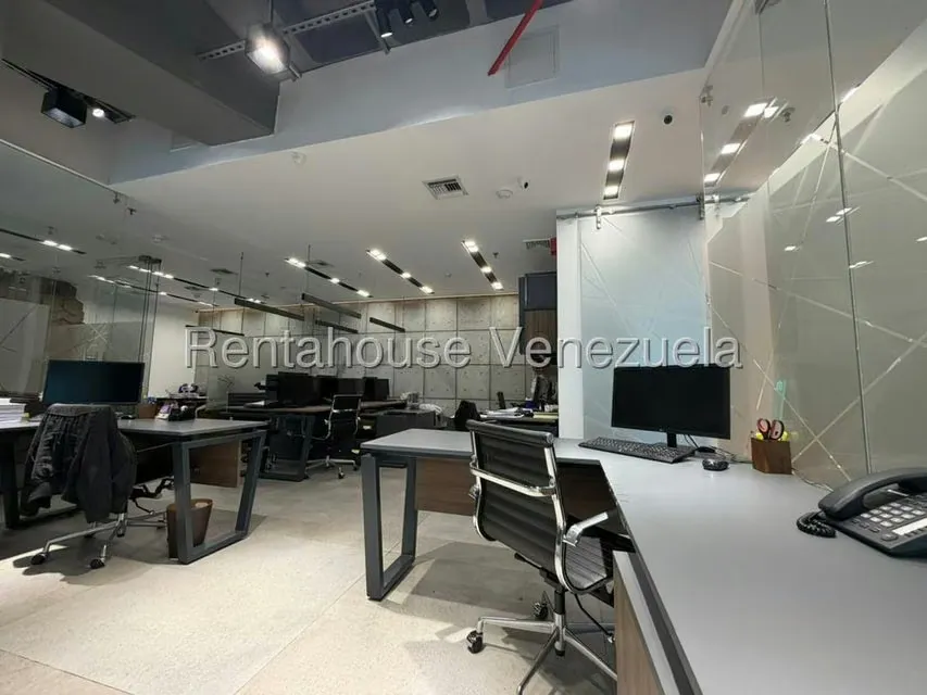 Oficina en Venta en Los Palos Grandes, Distrito Metropolitano - 14