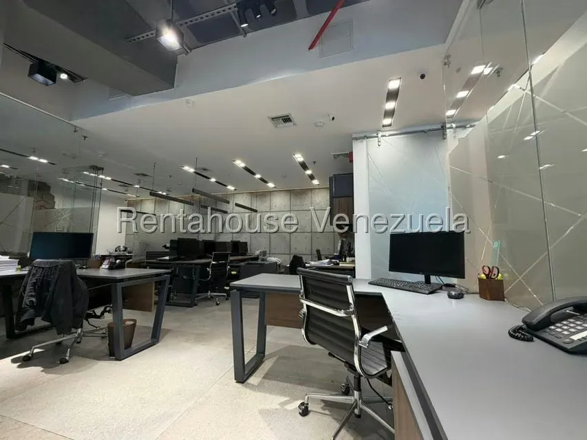 Oficina en Venta en Los Palos Grandes, Distrito Metropolitano - 8
