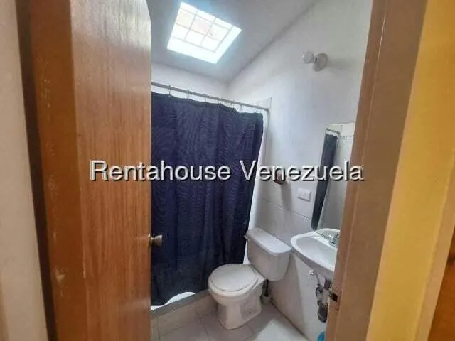Casa (1 Nivel) en Alquiler en Hacienda Yucatan, Lara - 9