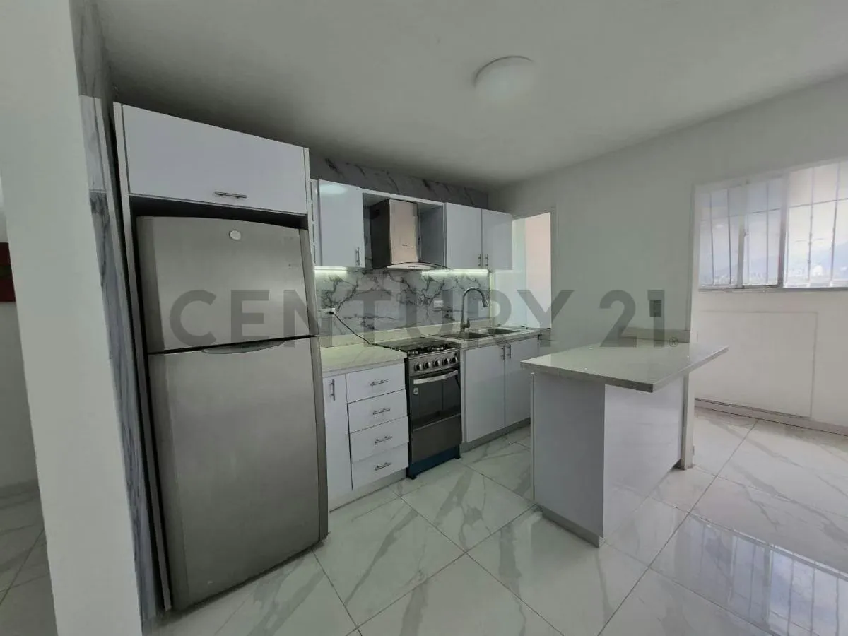 Apartamento listo para habitar, en Urb. Las Clavelinas. Macaracuay.