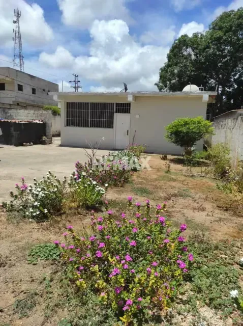 Residencia Multifuncional en Vía Principal de Apostadero Agua de Vaca - 11
