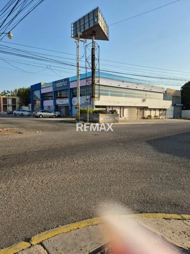 ALQUILER, ESQUINA CALLE 71 CON 15A TIERRA NEGRA