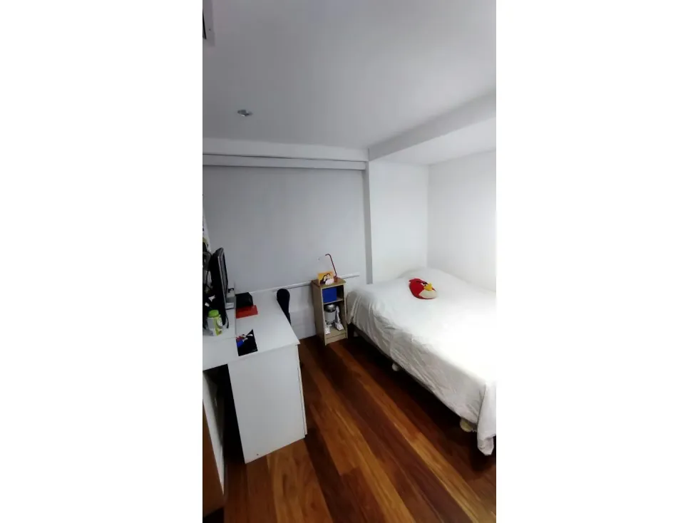 Se vende PB 360m2 3h/4b/2pe Los Samanes 4279 - 9