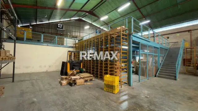 VENTA DE EXCLUSIVO GALPÓN INDUSTRIAL CON OFICINAS CORPORATIVAS - ZONA INDUSTRIAL EL ENCANTADO - 4