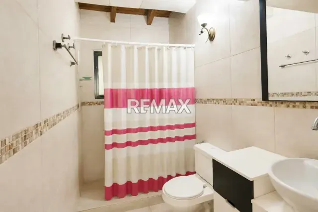 Casa en venta con financiamiento Urb Monte Claro Laguna, 500Mt2,4H,5B,6E 26-54 - 19