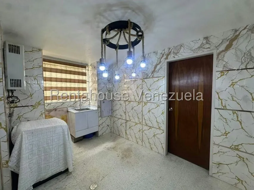 Apartamento (1 Nivel) en Venta en San Bernardino, Distrito Metropolitano - 12
