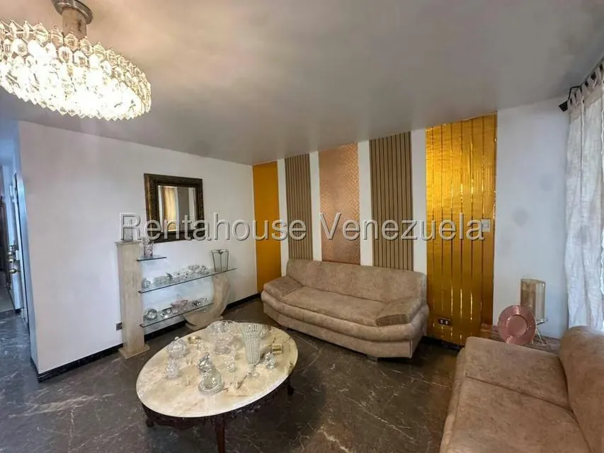 Apartamento (1 Nivel) en Venta en San Bernardino, Distrito Metropolitano - 4