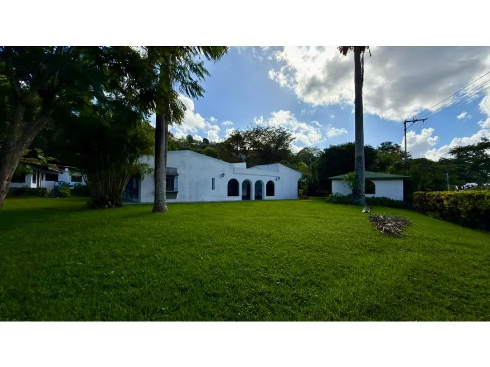 Se vende casa 2100m² 4h+s/4b+s/6p Cerro verde - 3