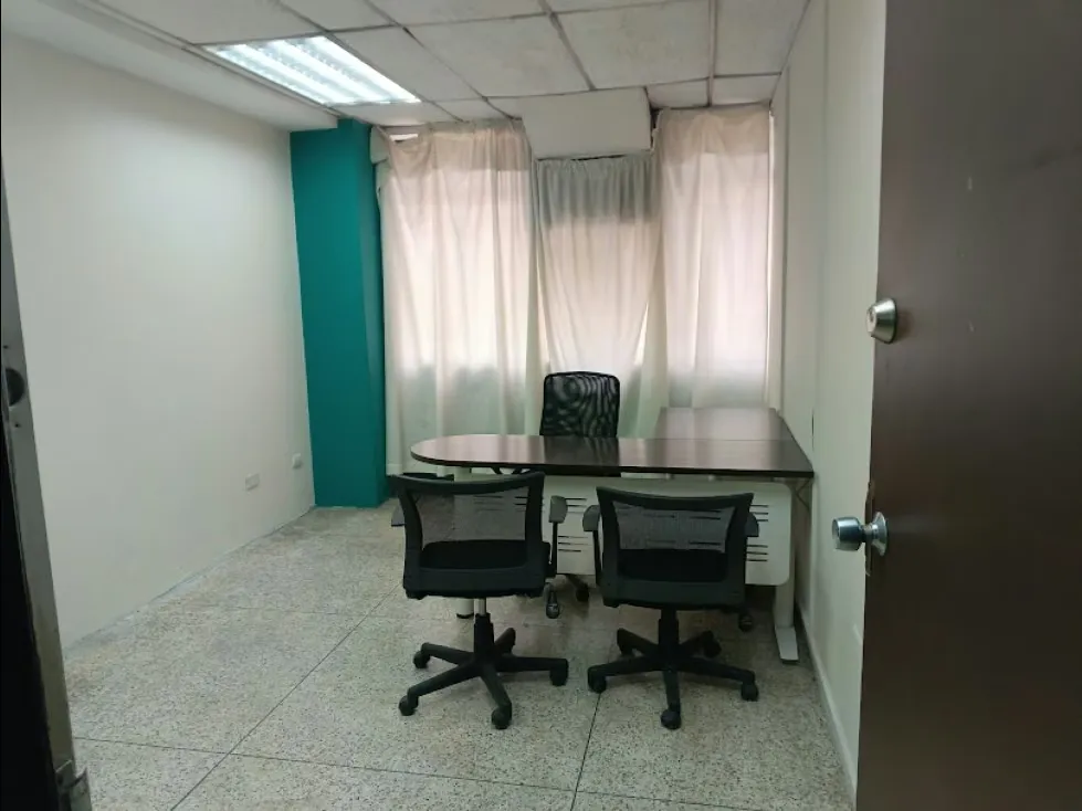 OFICINA AV. LECUNA FRENTE TEATRO MUN. 71 M2, 3 CUBICULOS 1 BAÑO