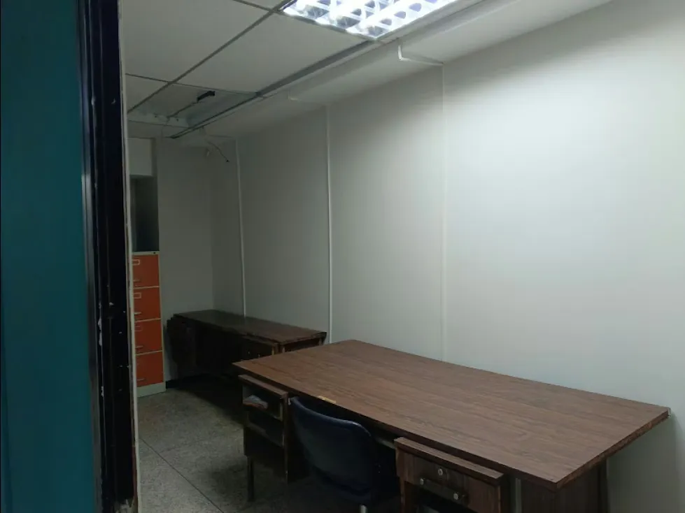OFICINA AV. LECUNA FRENTE TEATRO MUN. 71 M2, 3 CUBICULOS 1 BAÑO - 4