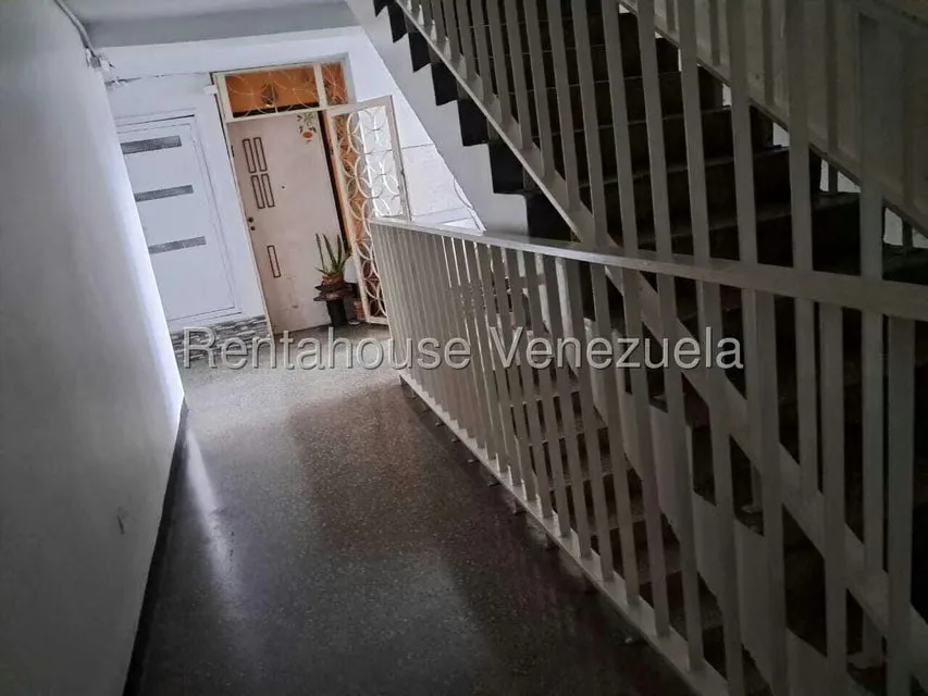 Apartamento (1 Nivel) en Venta en El Valle, Distrito Metropolitano - 3