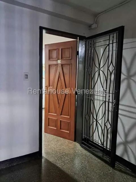 Apartamento (1 Nivel) en Venta en El Valle, Distrito Metropolitano - 4