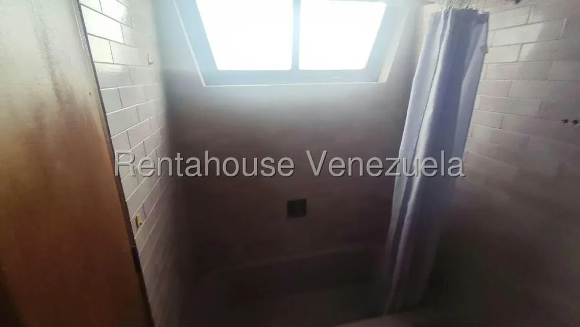 Casa (1 Nivel) en Alquiler en El Marques, Distrito Metropolitano - 18