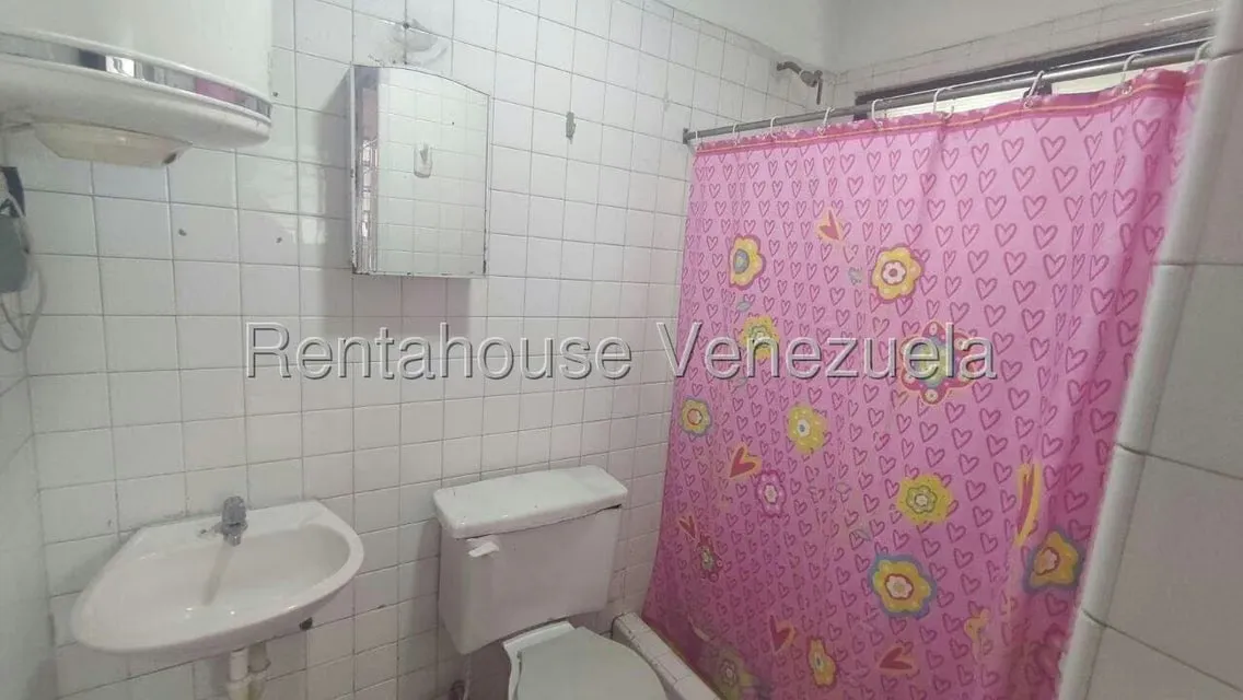 Casa (1 Nivel) en Alquiler en El Marques, Distrito Metropolitano - 24