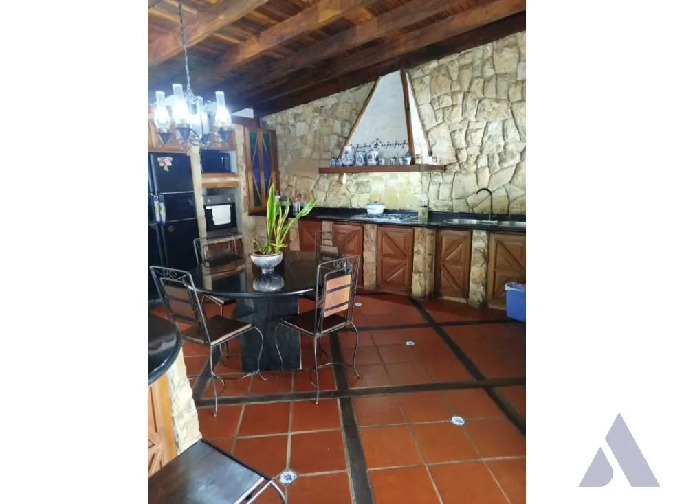 Vendo casa en calle cerrada 400m2 Macaracuay 2214 - 13