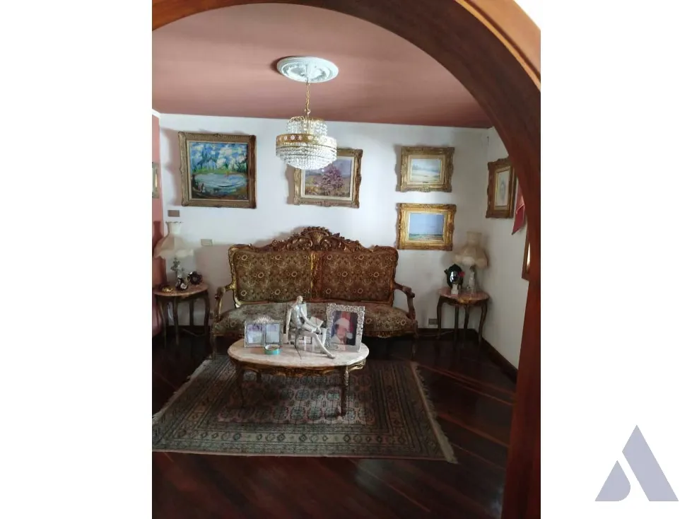 Vendo casa en calle cerrada 400m2 Macaracuay 2214 - 14