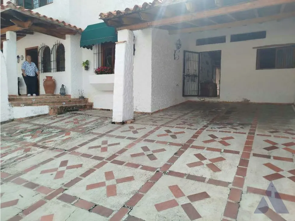 Vendo casa en calle cerrada 400m2 Macaracuay 2214 - 3