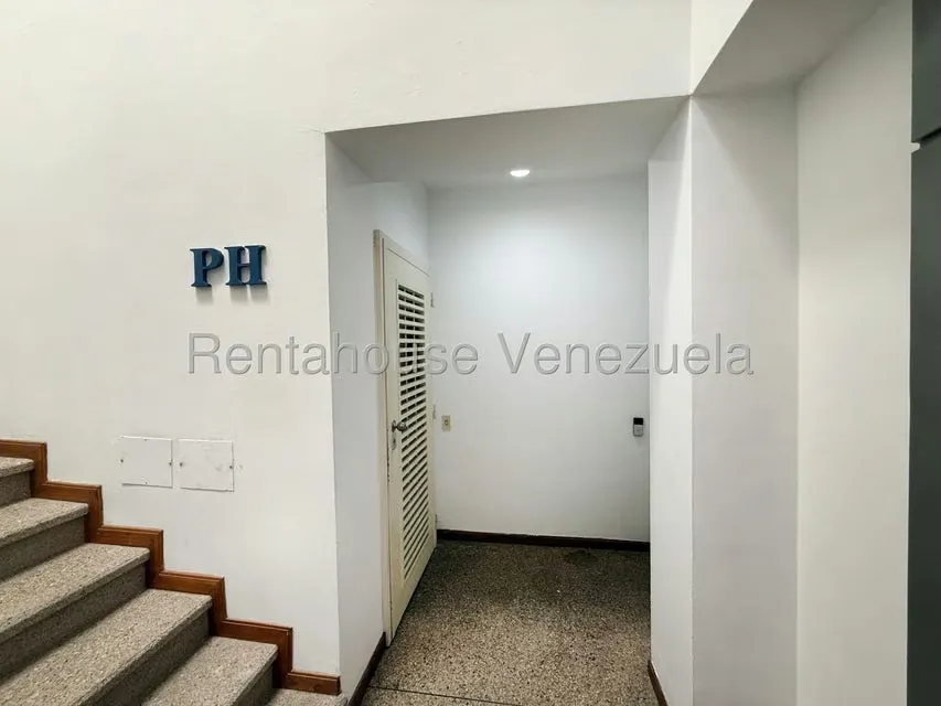 Apartamento (1 Nivel) en Alquiler en La Castellana, Distrito Metropolitano - 2