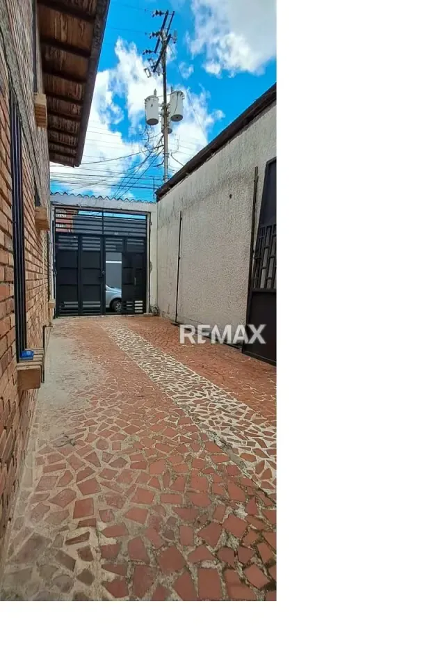 Casa en alquiler ubicada en Ferrero Tamayo - 4