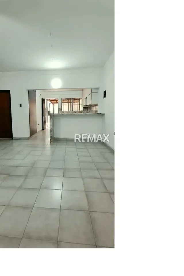 Casa en alquiler ubicada en Ferrero Tamayo - 6