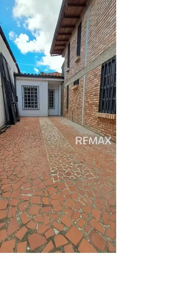 Casa en alquiler ubicada en Ferrero Tamayo - 8