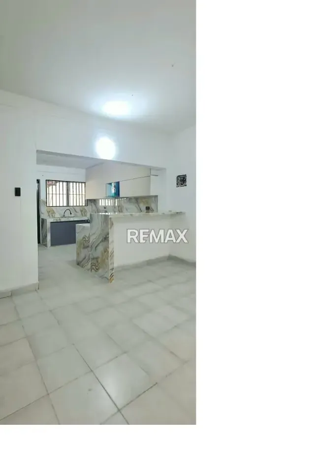 Casa en alquiler ubicada en Ferrero Tamayo - 9